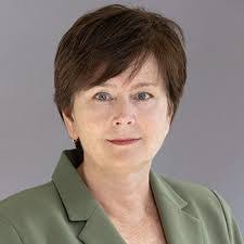 Kim Perryman's Instagram, Twitter & Facebook