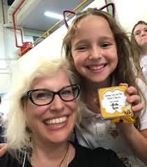 BlogFDJBRASIL: SUPREMA CUIDADORA DAS ABELHINHAS