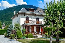 Exceptional And Elegant Renovated Property In The Centre Of Bagneres De Luchon The Queen Of The Pyrenees Dreamhouse Forsale Reale Architecture Maison