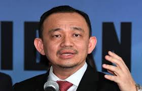 Majlis angkat sumpah tersebut selaras dengan seksyen 5 (7) akta sprm 2009 iaitu setiap ketua pesuruhjaya yang dilantik perlu mengangkat datuk seri azam, 57, telah berkhidmat melebihi 35 tahun di sprm dengan jawatan terakhir sebagai timbalan ketua pesuruhjaya (operasi) sprm. Pesuruhjaya Sumpah Enggan Ulas Suruh Tanya Maszlee Mykmu Net