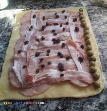 Deseas Realizar En Tu Casa Un Pan De Jamon Venezolano Aqui Te Vamos A Ensenar Como Hacer Pan De Jamon Venezo Pan Con Jamon Receta Pan De Jamon Pan Relleno