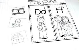 Adults can create a secure attachment with kids by actively reading with them, especially between the ages of 0 and 5, and the sound of poetry can make the process fun. Poems For Kids With Kindergarten Poetry That Teaches Reading Skills