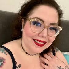 D)isabled (D)omestic (D)iva (@mabel_starr)