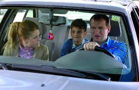 U valjevu je završio osnovnu i srednju tehničku školu. Nenad Jezdic Da Mi Nije Mojih Ne Bi Bilo Ni Mene Strana 3