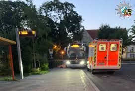 Jun 23, 2021 · kierowca warszawskiego autobusu zatrzymał pojazd, by uratować drepczącego po ulicy jeża. Zabojstwo Kierowcy Autobusu Sindbad W Niemczech Zostal Zaatakowany Przez Nozownika Na Postoju Nowa Trybuna Opolska
