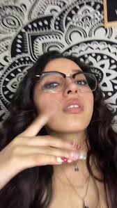 Sexta clase de la jornada gratuita 🔥 PRESS ON de la mano de @_manicurarte  💖 Vayan a seguir a la profe 🙌🏻 Nos vemos mañana para el próximo vivo ✨