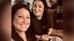 Tara Veach's Instagram, Twitter & Facebook