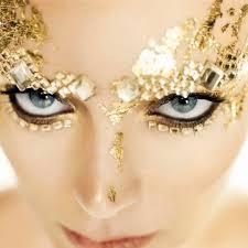 Gustav klimt may have been celebrated for his gilded portraits of elegant austrian ladies, but that doesn't necessarily mean the same approach suits woman in gold, director simon curtis. Antonio Banderas Women In Gold Artgid
