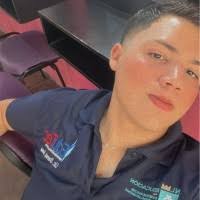 40+ perfiles de «Derek Sánchez»