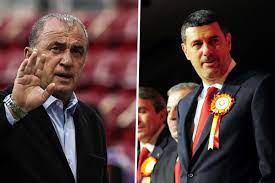Biz fatih terim ile çalışacağımız vaadiyle 43 yaşında galatasaray'a aday olduğunu ama tecrübeli olmadığını belirten şardan, belki o dönem kaybetmem galatasaray için hayırlı olmuştur. Galatasaray Baskan Adayi Yigit Sardan Dan Fatih Terim Sozleri Goal Com