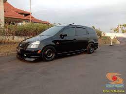 Begitu juga pada stream yang sekilas melihat, kita langsung mengetahui bahwa inilah produk honda. Kelebihan Dan Kekurangan Motuba Honda Stream 1 7 Gans Setia1heri Com