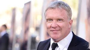 Video shows Anthony Michael Hall's confrontation with neighbor