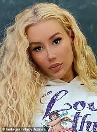 Ver más ideas sobre iggy azalea, chicas, famosos. Iggy Azalea Debuts Dramatic New Look As She Dyes Her Hair Red And Shaves Her Head Fr24 News English