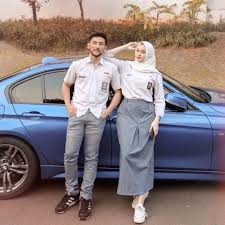 Yuna tinggal di kampung dekat pantai parangtritis. Viral Selebgram Dikritik Karena Nikah Di Usia 16 Tahun Ini 5 Plus Minusnya Nikah Di Usia Belia