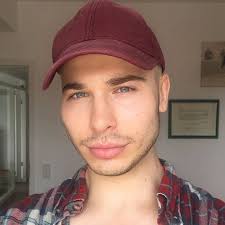 Elliot Joseph Rentz, Aka Alexis Stone From Manchester Is So Good At Makeup,  He Can Turn Into Literally Any Celebrity