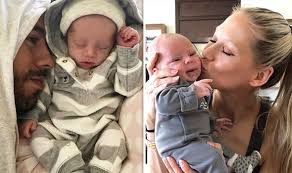 Russian tennis ace anna and pop heartthrob enrique, 44, have been romantically linked since 2001, when they met on the set of his escape music. Enrique Iglesias And Anna Kournikova Share First Baby Snaps After Secretly Welcoming Twins Celebrity News Showbiz Tv Express Co Uk