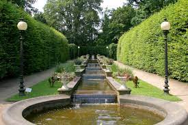 But, living in a city you begin to notice how the chaos, noise, and trash begin to wear on you. Flora Und Botanischer Garten Kolntourismus