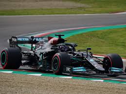 Nesse sábado, o piloto da ferrari foi o mais rápido do treino classificatório, seguido por lewis hamilton e max verstappen. Hamilton Supera Dupla Da Red Bull E Garante A Pole No Gp Da Emilia Romagna 17 04 2021 Uol Esporte