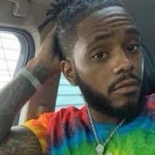 Tara Pace's Instagram, Twitter & Facebook