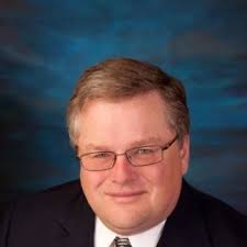 Correo electrónico y teléfono de Brooks Larson