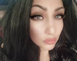 Araceli Martin's Instagram, Twitter & Facebook