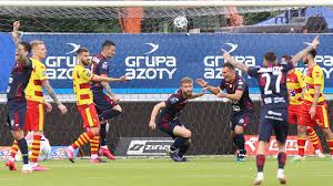 Pogoń szczecin sẽ có một trận đấu khó khăn vào 13/03 02:30, tại vđqg ba lan đêm nay. Pogon Dlugo Prowadzila Grajac W 10 Decydujacy Gol Padl W Doliczonym Czasie Gry Pilka Nozna Sport Pl