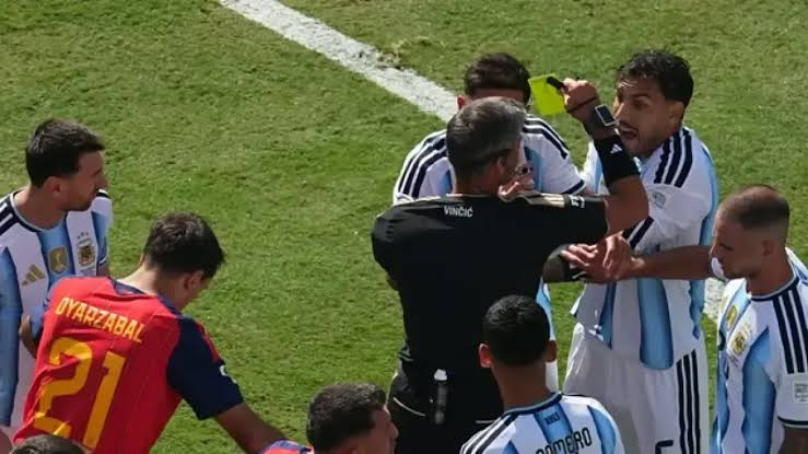 La sanción a la que se expone Leandro Paredes