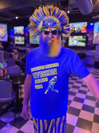 They're gonna win tonight': Brewers fans ecstatic as the Crew survives Game  2