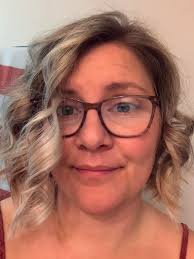 What can help with frizzy hair when using Rowe Casa Shampoo & Conditioner  bars?