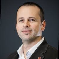 700+ perfiles de «Saric»