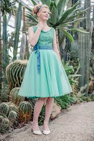 Kombiniere braut top, body oder pulli ganz individuell mit deinem lieblingsrock. Farbige Brautkleider Elementar I Moderne Brautkleider