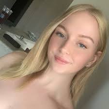 Ashley Seibel's Instagram, Twitter & Facebook