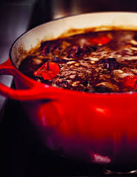 Boeuf Bourguignon Aux Coquillettes Du Bouillon Pigalle Pour 10 Personnes Recettes Elle A Table Recette Bœuf Bourguignon Recette Boeuf Recette Boeuf Bourguignon
