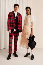 H&m group's ceo addresses the global pandemic in a message for colleagues, customers, partners and friends. Simone Rocha X H M A First Look At The Collection Harper S Bazaar Arabia