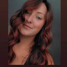 Caitlin Bowman (@caitlinbowmansells) • Instagram photos and videos