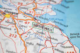 Se trata de una ciudad histórica, que te traslada a siglos atrás, viéndote envuelto en majestuosos edificios conservados perfectamente. Edimburgo En Un Mapa Fotografias De Stock Freeimages Com