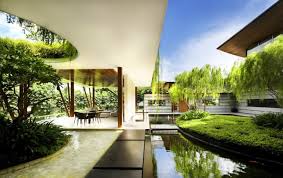 Photo by benjamin benschneider example of too. Outdoor House Plan With Interior Courtyard And Rooftop Garden