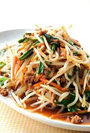 Cheap And Easy Stir Fried Bean Sprouts With Pork Bean Sprout Recipes Easy Chinese Recipes Food