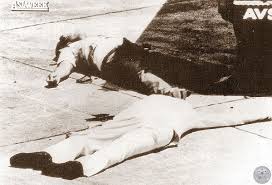 Noong 21 agosto 1983 pagkatapos ng isang tatlong taong pagkakatapon sa estados unidos, si ninoy ay pinaslang habang bumababa sa isang pangkalakalan (commercial) na paglipad sa manila. Tags Philstar Com