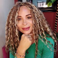 Nataly Oviedo's Instagram, Twitter & Facebook