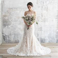 憧れ マーメイドドレス 人気デザイン特集 トータルコーデと購入先もご紹介 結婚式準備はウェディングニュース ウェディングドレス マーメイド ウェディングドレス 人気 マーメイドドレス