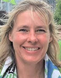 Leanne Erickson's Instagram, Twitter & Facebook