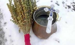 În ajunul bobotezei, credincioşii ortodocşi se adună la râul iordanului, la locul botezului domnului. Ajun De Boboteaza Ce Trebuie Sa Faca Fiecare Crestin Pe 5 Ianuarie Pentru Spor In Casa Sanatate Si Pentru A Fi Ferit De Rele