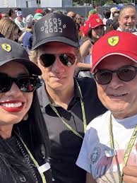 La Familia conformada por MariToña, Rodrigo, Graciela y Jaime les deseamos  una muy Feliz Navidad 📸 @mandh.photo