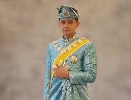 Sultan pahang telah diputerakan pada 30 julai 1959, di istana mangga tunggal, pekan. Rakyat Tumpang Gembira Raja Permaisuri Agong Umum Tengku Hassanal Pulang 10 Hari Lagi Patik Rasa Ramai Tunggu Dekat Airport Ni Viral Mstar