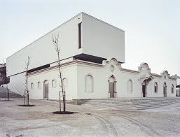 The small city of torres vedras is situated about an hour north of lisbon and a few kilometres inland. Eumiesaward