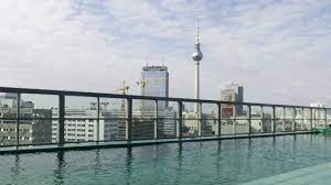 Soho house berlin is a private members' club and hotel in a listed building in the heart of the capital. Berliner Edelclub Soho House Du Kommst Hier Nicht Rein Gesellschaft Sz De