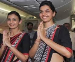 फ्लाइट में फीमेल स्टाफ ही क्यों होती है? खूबसूरती नहीं, यह वजह है जनाब -  Beautiful and glamorous female flight attendants cabin crew or air hostess  in airlines, why not males are