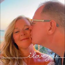 Hairdresser recommendations for blonde root touch-up