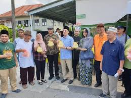 Jaul's appointment came into effect yesterday after a simple ceremony, where morshidi handed over duties to jaul in the presence of deputy state secretaries datu dr sabariah putit and datu abu bakar marzuki at wisma bapa malaysia. Jiwa Bakti 25 5 Ahli Parlimen P194 Petra Jaya Datuk Facebook